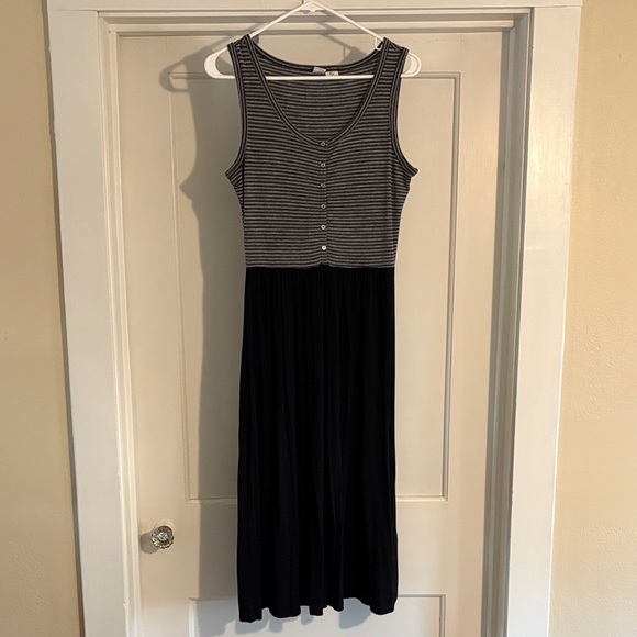 Artisan Ny Dresses & Skirts - Artisan Ny Black and Gray Striped Midi Dress